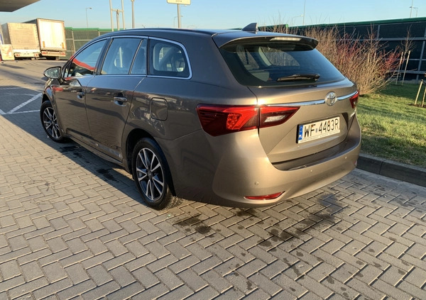 Toyota Avensis cena 61900 przebieg: 121000, rok produkcji 2018 z Kielce małe 67